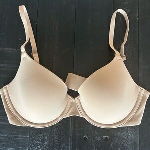 Skims fits everybody T Shirt bra 32C